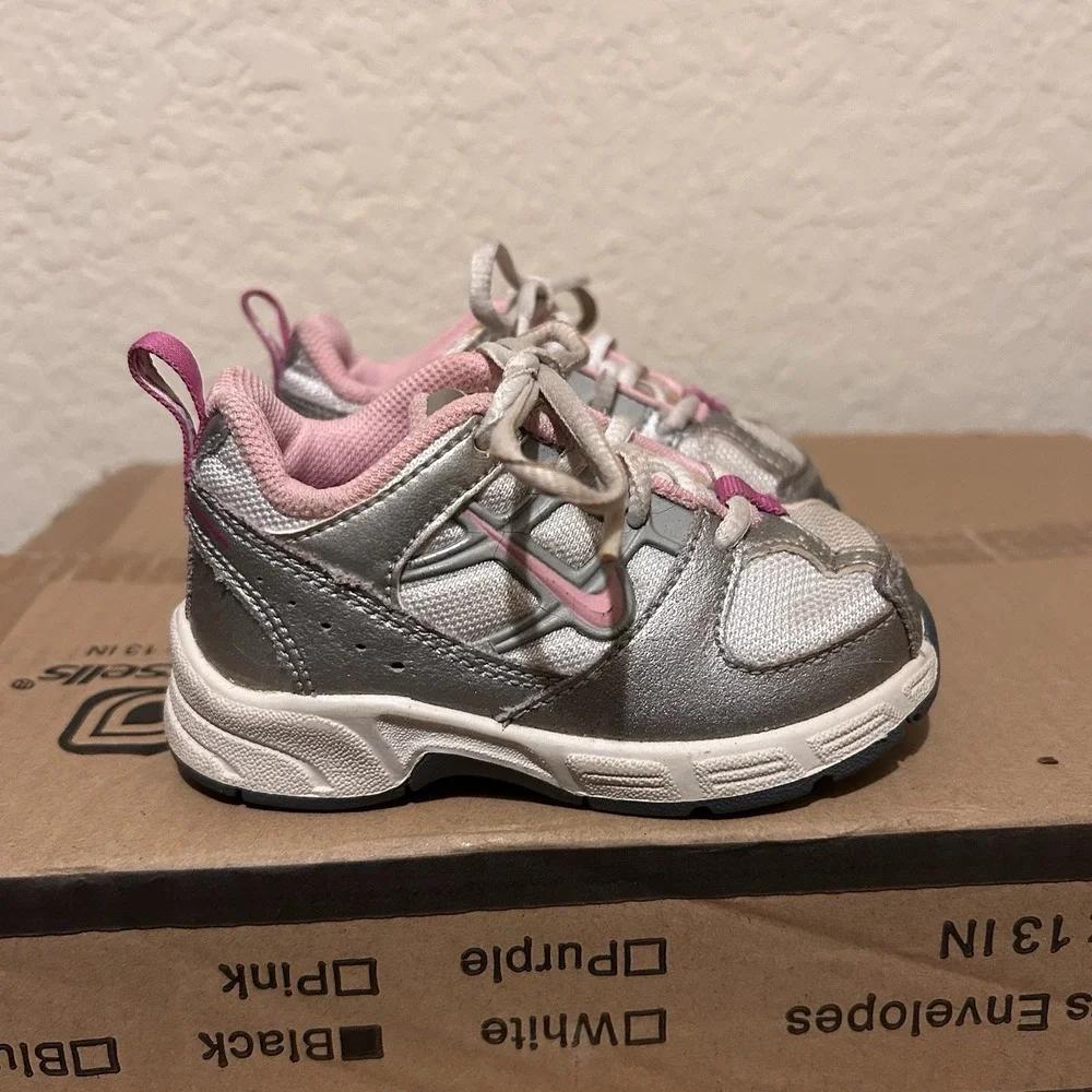 Vintage Y2K Nike INF LIT Attest Silver & Link Sneakers Shoes Infant Size 5 Rare